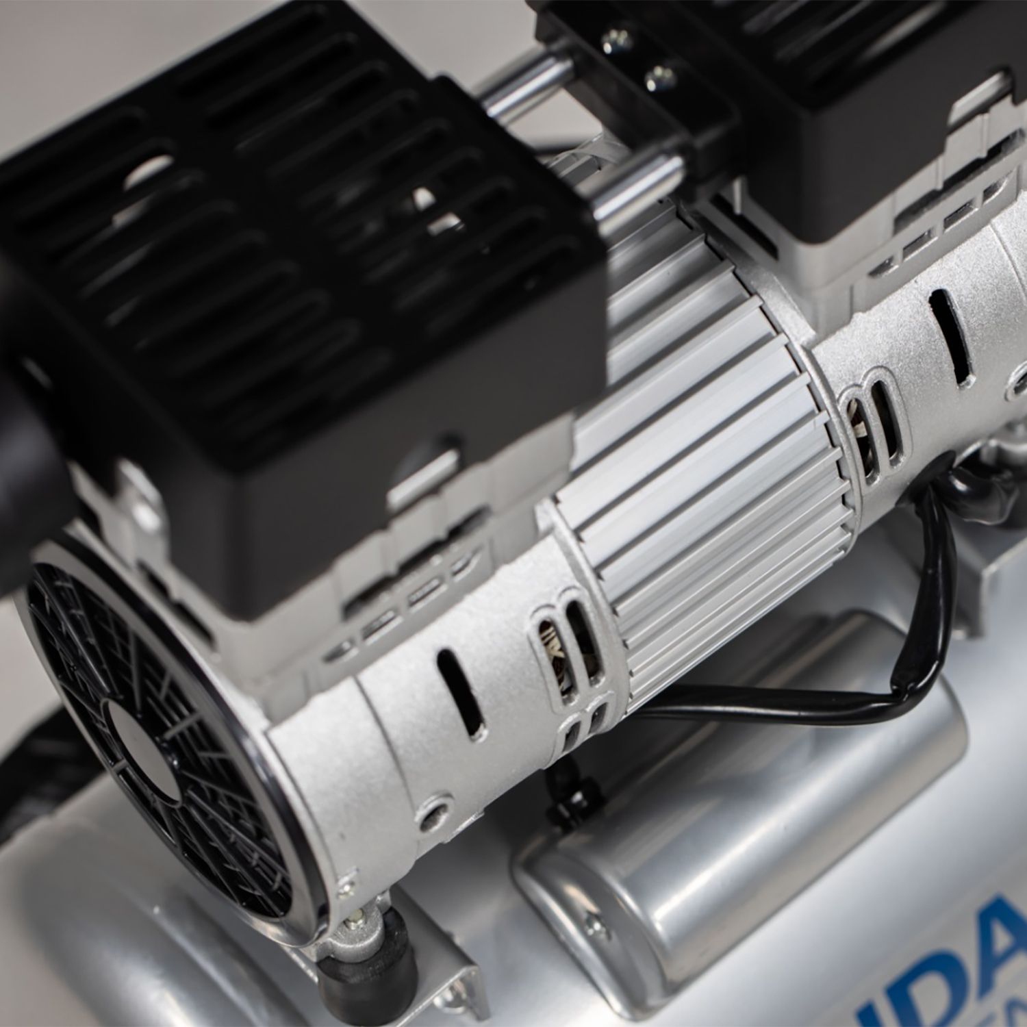 Hyundai stille compressor 6 L