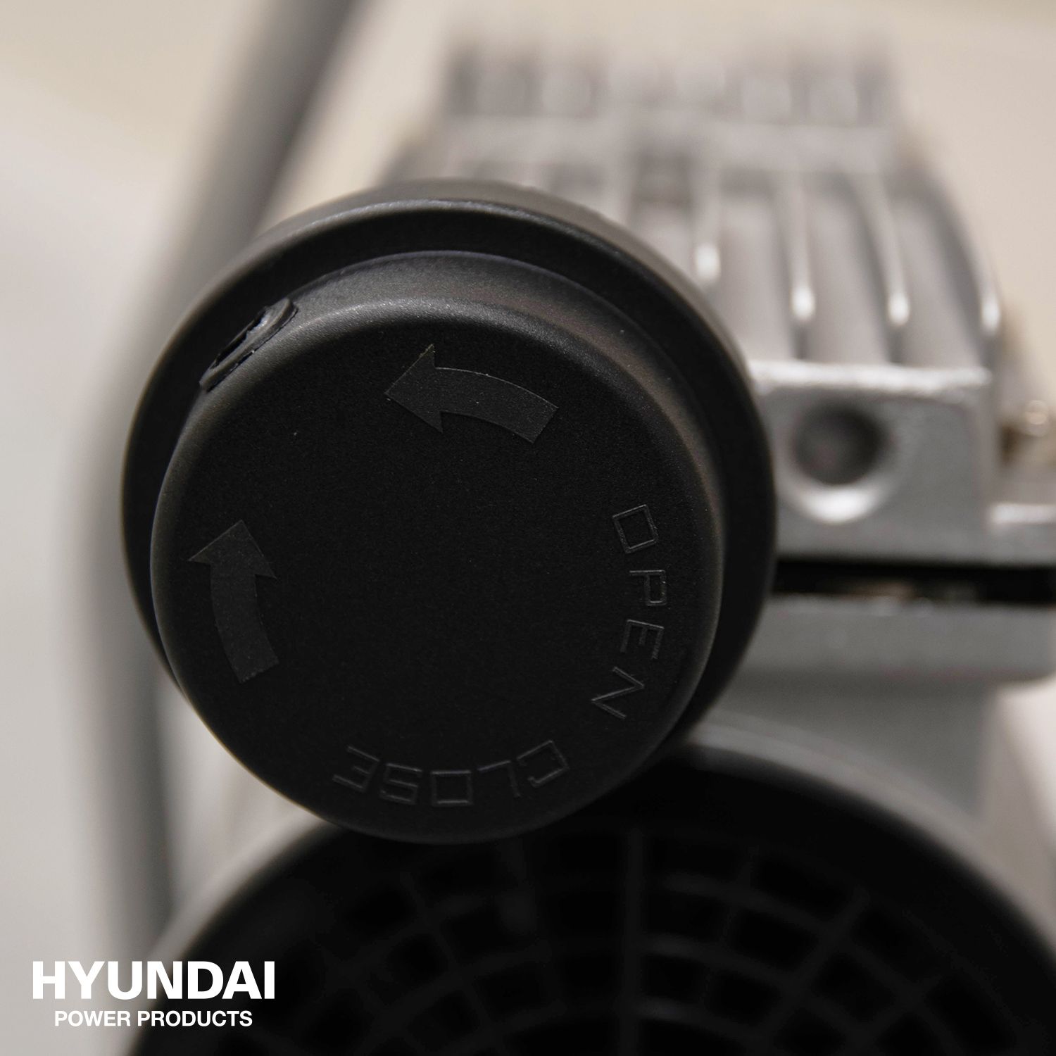 Hyundai stille compressor 24L 8 bar